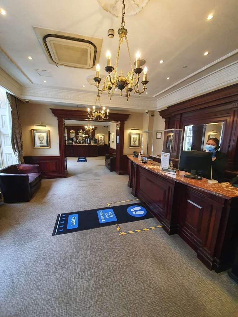 Grange Bracknell Hotel Интерьер фото