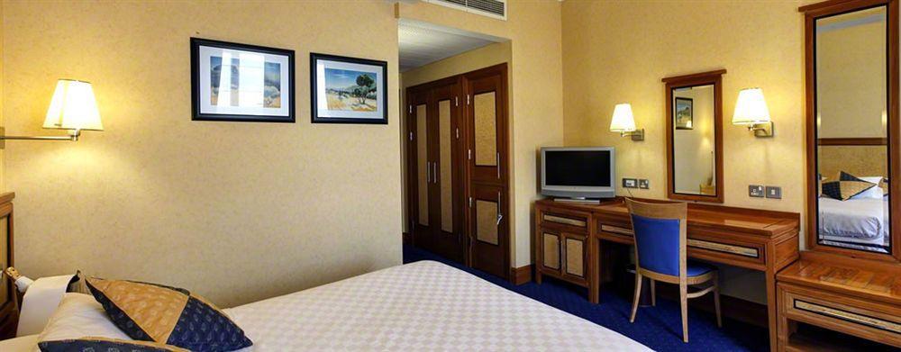 Grange Bracknell Hotel Экстерьер фото
