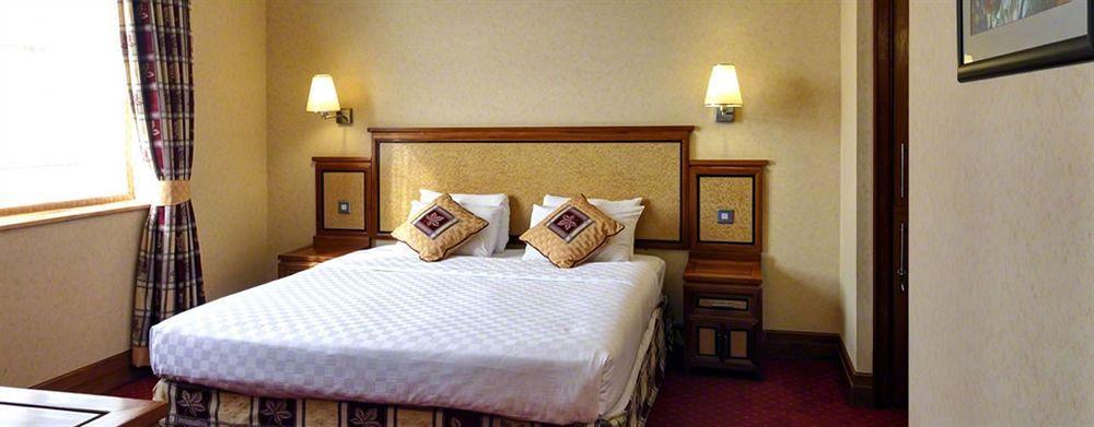Grange Bracknell Hotel Экстерьер фото