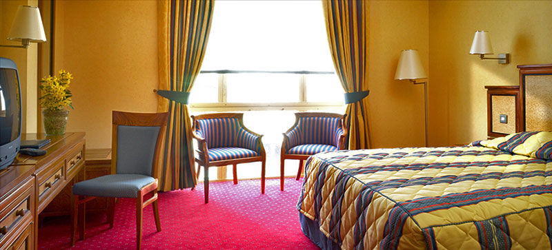 Grange Bracknell Hotel Экстерьер фото