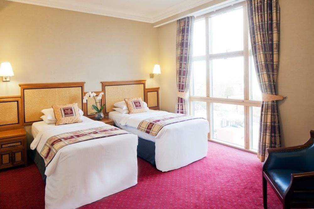 Grange Bracknell Hotel Экстерьер фото
